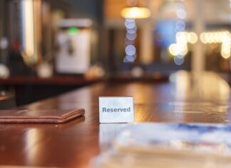 Co oznacza 3 przy nazwisku na LinkedIn?