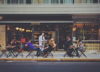 Czego nie mówić klientowi?