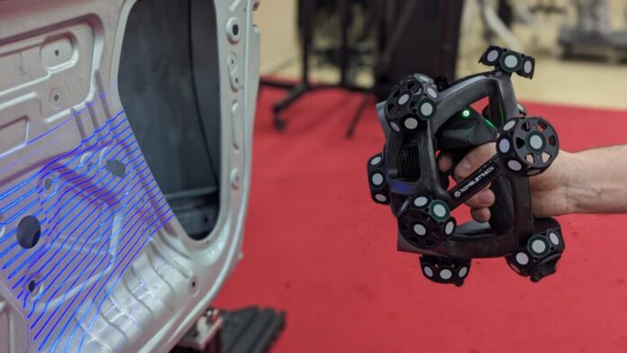 Skanowanie-3D-za-pomoca-recznego-skanera-3D-1024x576 Laserowe skanery 3D